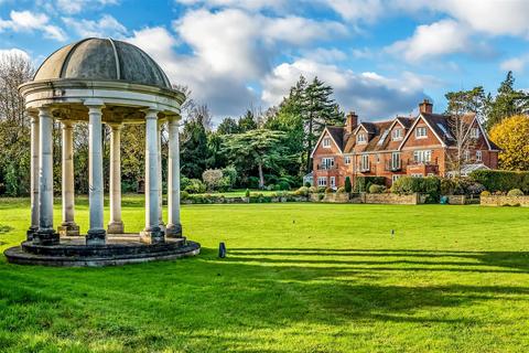 2 bedroom apartment for sale, HAWKS HILL HOUSE, FETCHAM, KT22 (VIEWS)