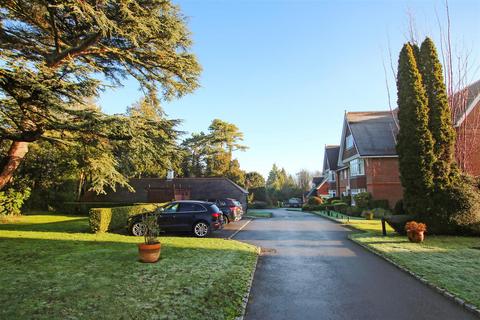 2 bedroom apartment for sale, HAWKS HILL HOUSE, FETCHAM, KT22 (VIEWS)