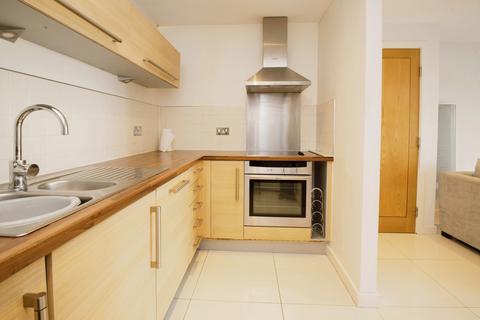 2 bedroom flat to rent, Roma, Victoria Wharf, Watkiss Way, CF11
