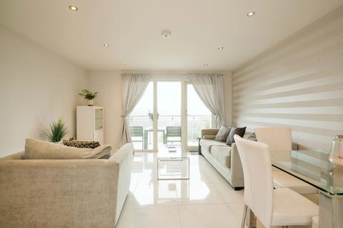 2 bedroom flat to rent, Roma, Victoria Wharf, Watkiss Way, CF11