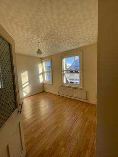 3 bedroom terraced house to rent, Salisbury Street, Swindon SN1