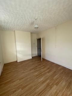 3 bedroom terraced house to rent, Salisbury Street, Swindon SN1
