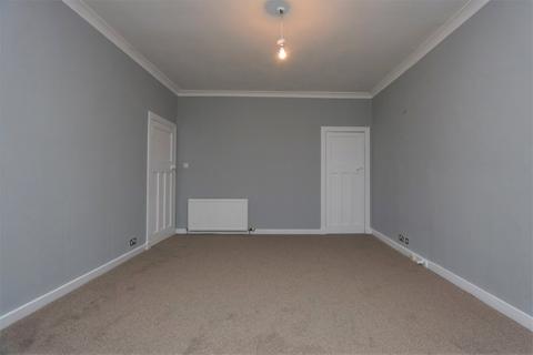 3 bedroom apartment to rent, Kendal Avenue, Glasgow, G12