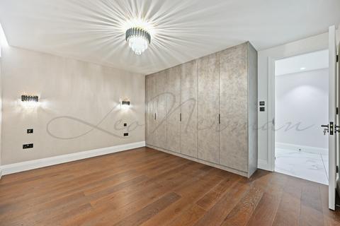 8 bedroom terraced house for sale, Oakleigh Road, Southgate, N11