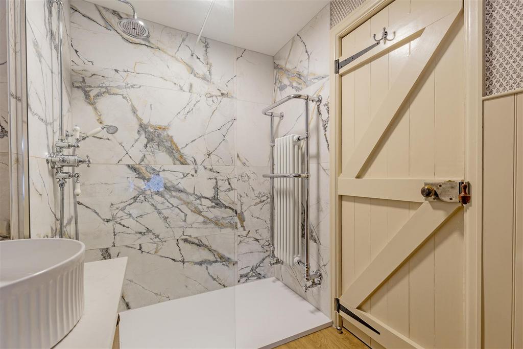 Shower Room-1.jpg