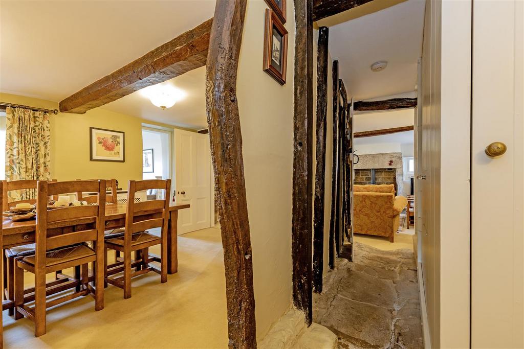 Dining Room-5.jpg