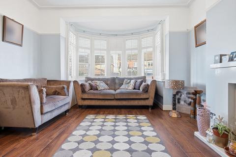 4 bedroom detached house for sale, Woodford Green IG8