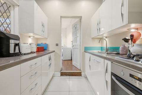 4 bedroom detached house for sale, Woodford Green IG8