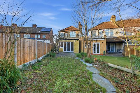 4 bedroom detached house for sale, Woodford Green IG8