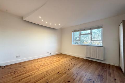 Studio to rent, Middle Park, Eltham, SE9