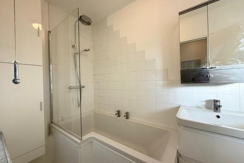 Studio to rent, Middle Park, Eltham, SE9