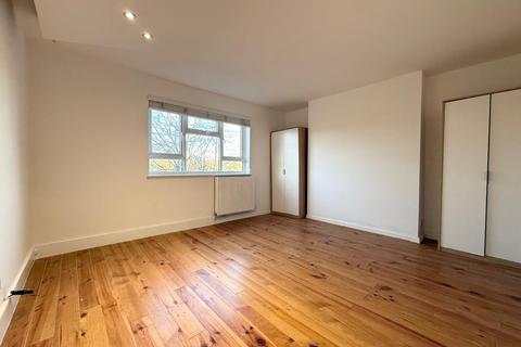 Studio to rent, Middle Park, Eltham, SE9