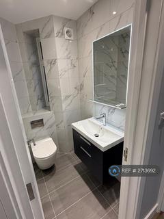 2 bedroom flat to rent, Charlbert Court, London, NW8
