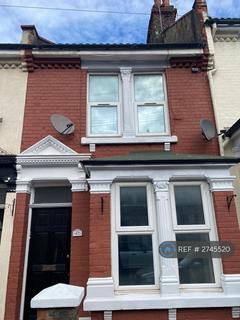 2 bedroom terraced house to rent, Foord Street, Rochester, ME1