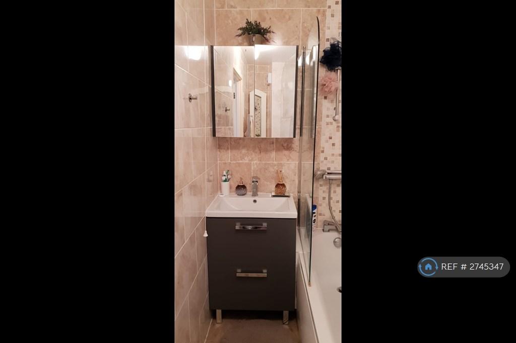 Bathroom - Third Angle
