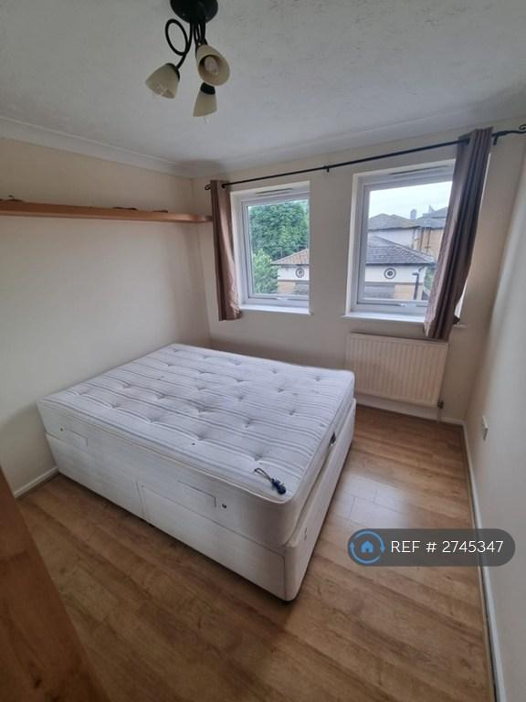 Bedroom - Second Angle