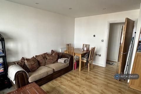 2 bedroom flat to rent, Sail Court, London, E14