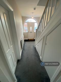 3 bedroom semi-detached house to rent, Langfield Avenue, Blackpool, FY4
