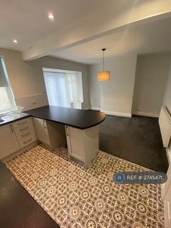 3 bedroom semi-detached house to rent, Langfield Avenue, Blackpool, FY4