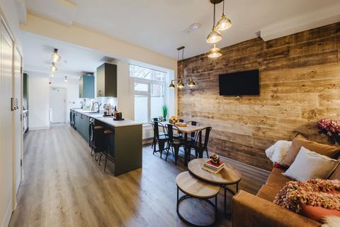 1 bedroom house of multiple occupation to rent, Room 6, 67, County Road, Swindon, SN1 2EE