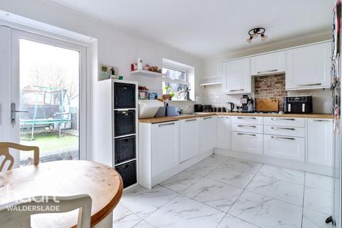 3 bedroom terraced house for sale, Autumn Glade, Chatham