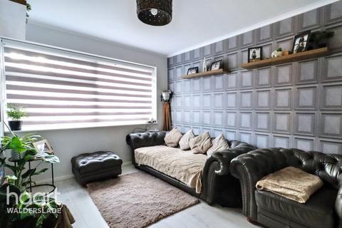 3 bedroom terraced house for sale, Autumn Glade, Chatham