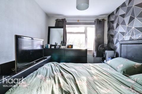 3 bedroom terraced house for sale, Autumn Glade, Chatham