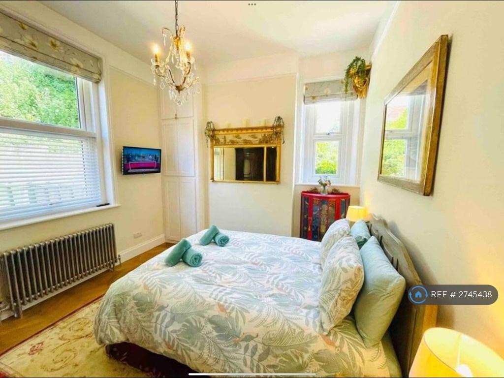 Bedroom !