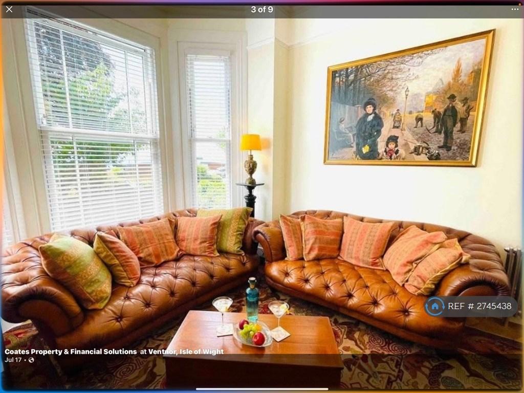Tetrad Couches