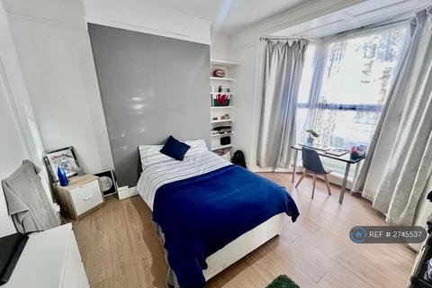 6 bedroom terraced house to rent, King Edwards Road, Swansea, SA1