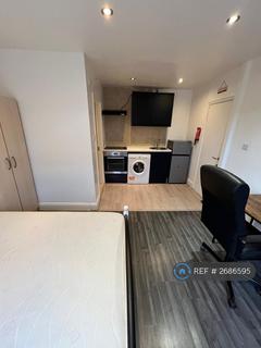 Studio to rent, Whymark House, London, N22