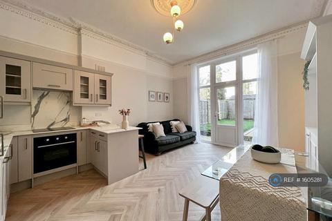 2 bedroom flat to rent, Gleneagle Road, London, SW16