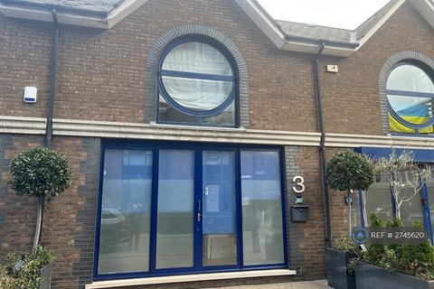 1 bedroom flat to rent, Plantation Wharf Incl All Utilities In Rent, London, SW11