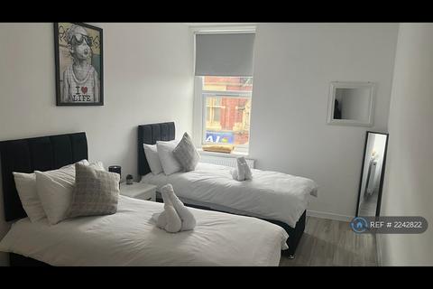 2 bedroom flat to rent, High Street, Mexborough, S64