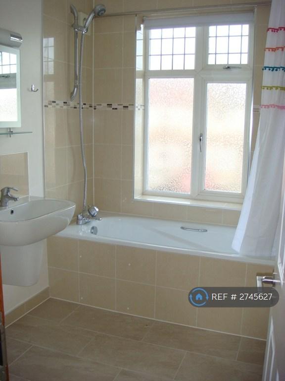 First Floor Family Bathroom