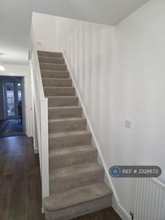 4 bedroom detached house to rent, Phoenix Way, Norwich, NR5