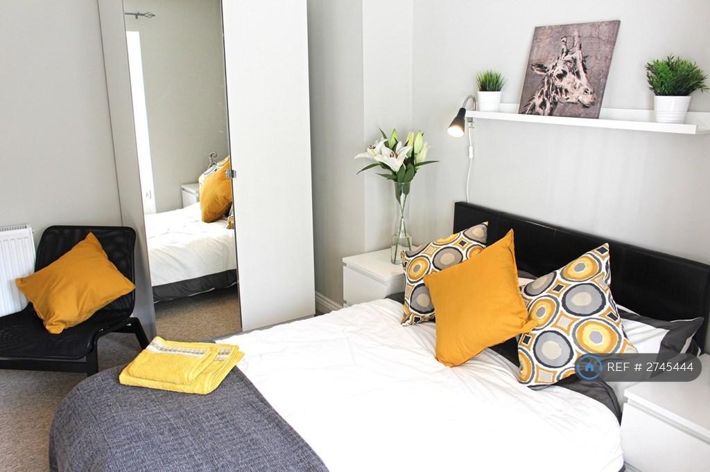 Room 1 Great Storage &amp; Space For Relaxing