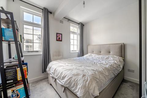 2 bedroom flat for sale, Oakeshott Avenue, London, N6