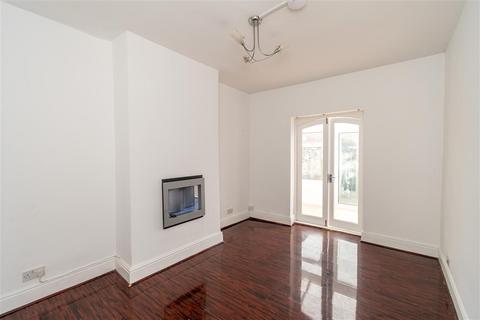 3 bedroom semi-detached house to rent, Richville Road, Southampton