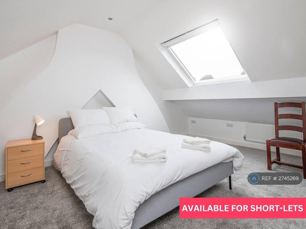 Top Floor King Size Bedroom