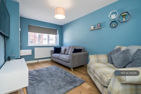 4 bedroom end of terrace house to rent, Moorcroft Gardens, Bolton, BL2