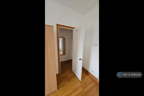1 bedroom in a house share to rent, London, London, N22