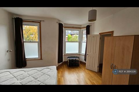 1 bedroom in a house share to rent, London, London, N22