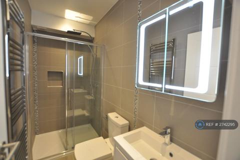 1 bedroom flat to rent, High Road, London, N2
