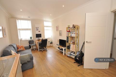 1 bedroom flat to rent, High Road, London, N2