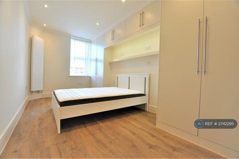 1 bedroom flat to rent, High Road, London, N2