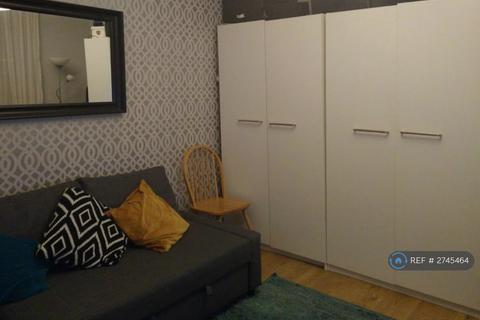 1 bedroom flat to rent, Outram Road, East Croydon, CR0