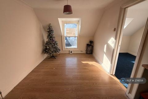 2 bedroom flat to rent, Abbey Road, Torquay, TQ2