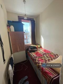 4 bedroom terraced house to rent, Balfour Road, Southall, UB2