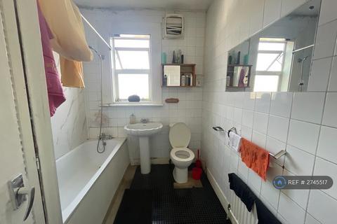4 bedroom terraced house to rent, Balfour Road, Southall, UB2